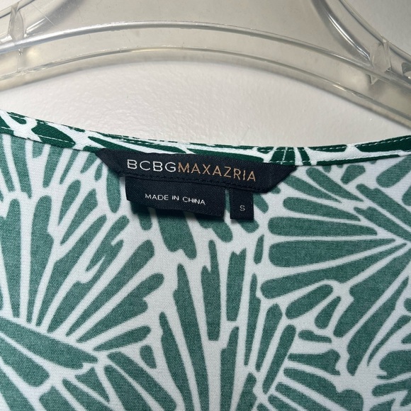 BCBG Maxazria Wrap Green and White Abstract Print Dress with Tie at side size S - Picture 6 of 13